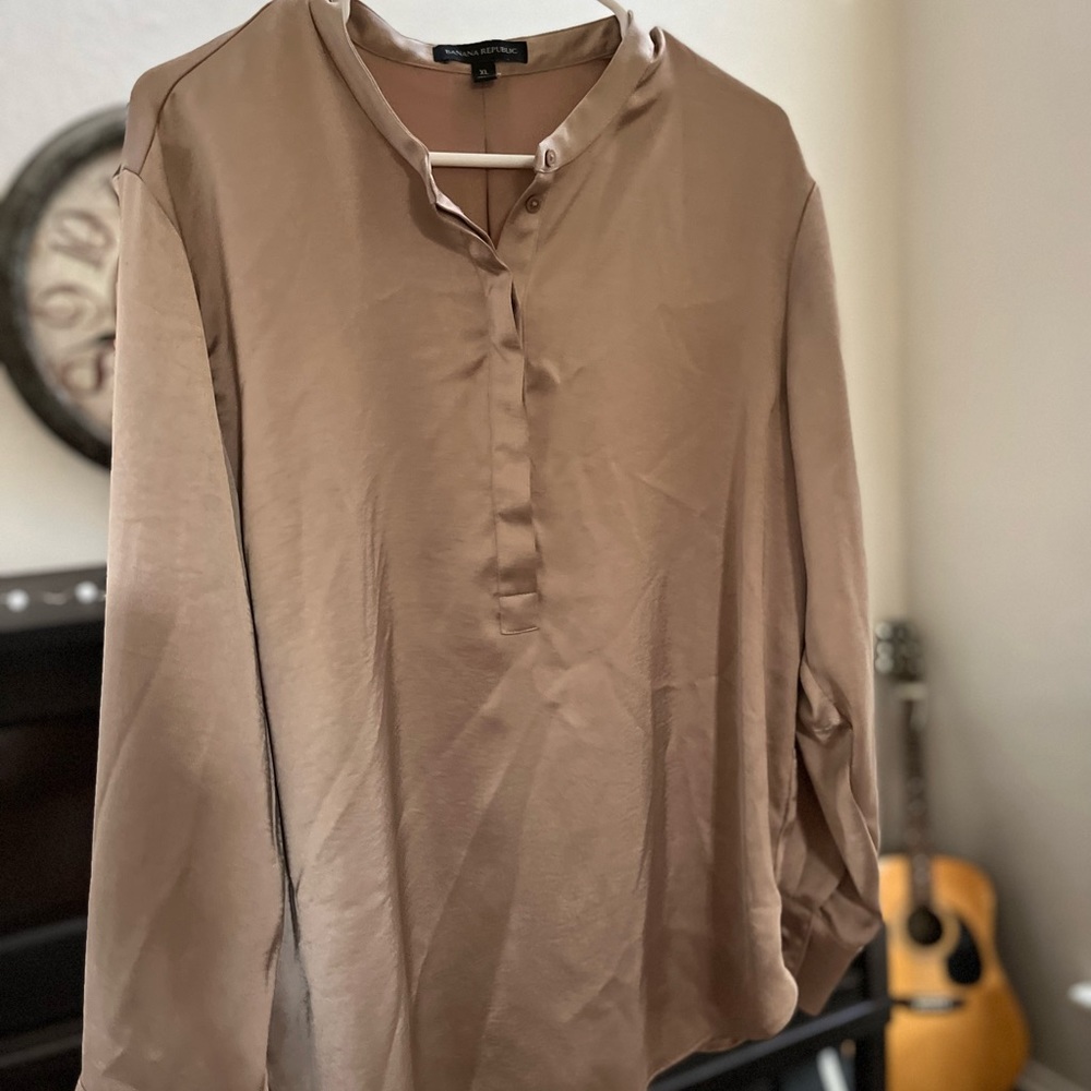Banana Republic shirt Size XL